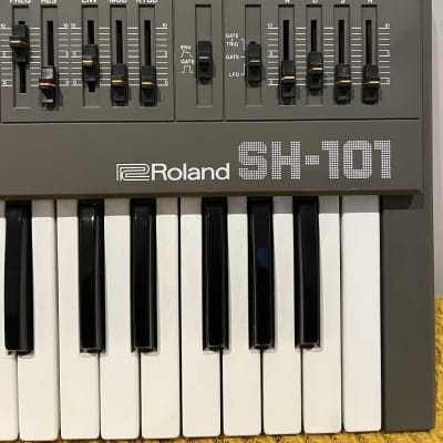 Roland SH-101 Monophonic Analog Synthesizer | Reverb