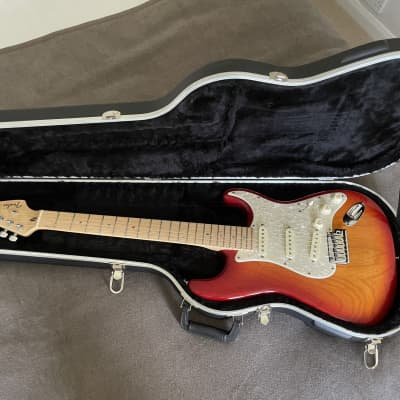 Fender Stratocaster American Deluxe Ash Age Cherry Sunburst 2007 image 3