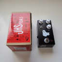 JHS Haunting Mids - Guitar Pedal