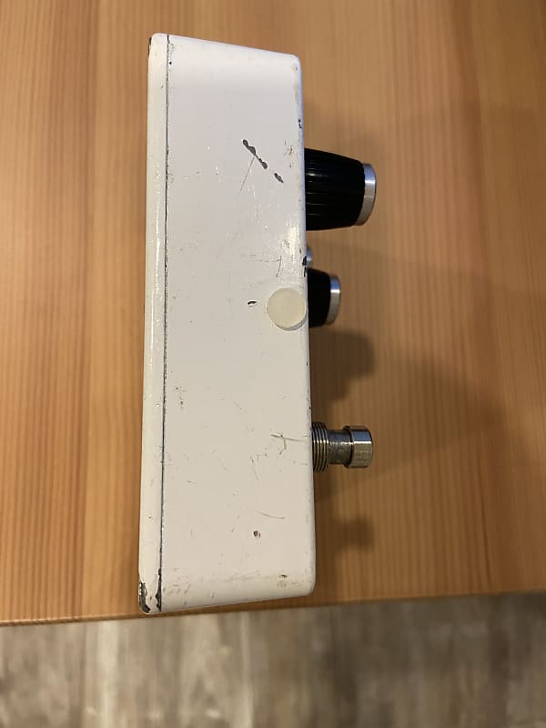 Prescription Electronics Throb Tremolo Pedal - White | Reverb