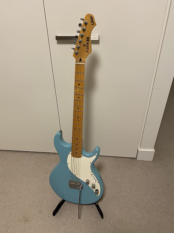 Line 6 Variax 500 Modeling Guitar + Footswitch + USB + Bag Reverb