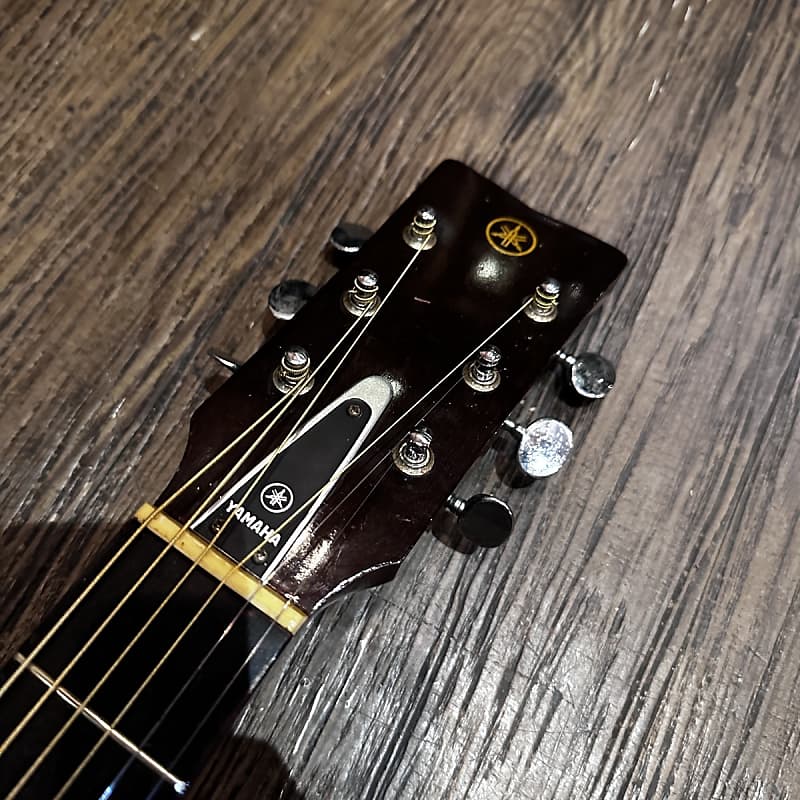 モディファイ　赤ラベル　Yamaha FG-110 1970年代　リフレット YAMAHA FG-110 赤ラベル – Fabulous guitars