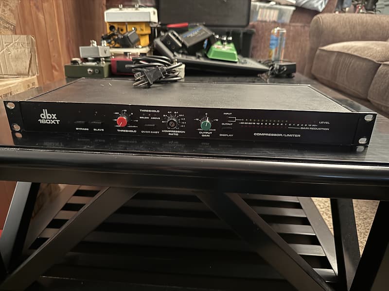 dbx 160XT Compressor / Limiter | Reverb
