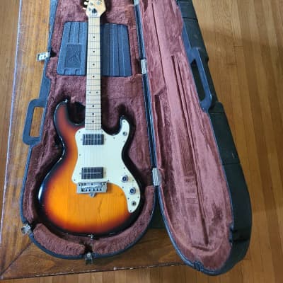 Peavey T-15 vintage USA guitar w/ohsc 1982 - sunburst image 1