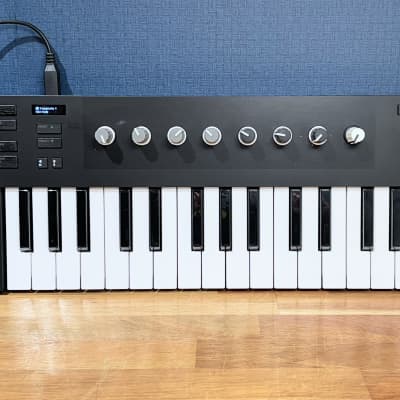 Native Instruments Komplete Kontrol M32 | Reverb