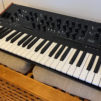 Korg Prologue 8 Analog Polyphonic Keyboard Synthesizer