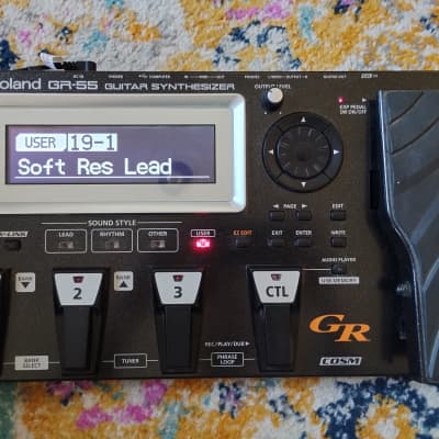 Roland GR-55 Guitar Synth