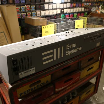 E-MU Systems Emulator III 61-Key 16-Voice Sampler Workstation 1987 - Grey image 4