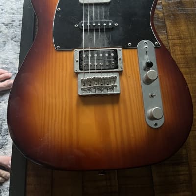 Fender Modern Player Telecaster Plus 2012 - 2018 Honey Burst image 2