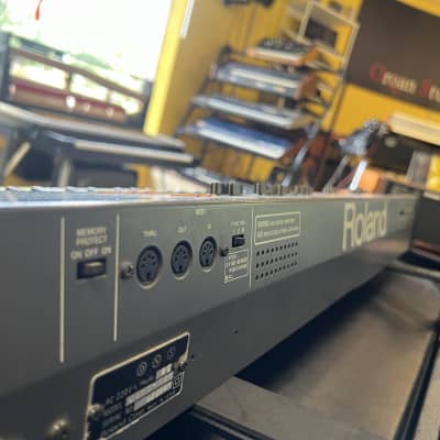 Roland Juno-106 61-Key Programmable Polyphonic Synthesizer 1984 - 1985 - Black image 7
