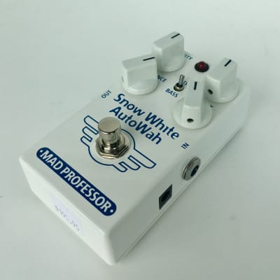 Mad Professor Snow White Auto Wah with Guitar/Bass Switch image 4