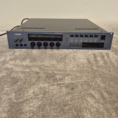 Yamaha A3000 - 16-Bit Professional Sampler - Excellent w/ Original Box