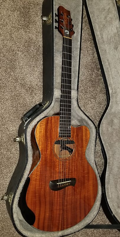 Tacoma EKK19C All Solid Koa Little Jumbo Acoustic Guitar with