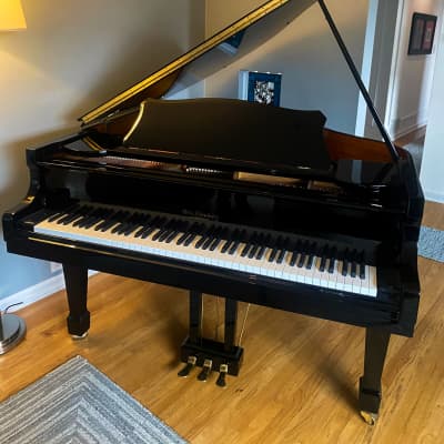 Magnificent Baby grand piano 5' & Yamaha Bench image 2