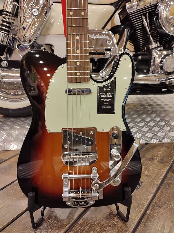 Fender Vintera 60S Telecaster Bigsby Pau Ferro Fingerboard, 3-Color Sunburst