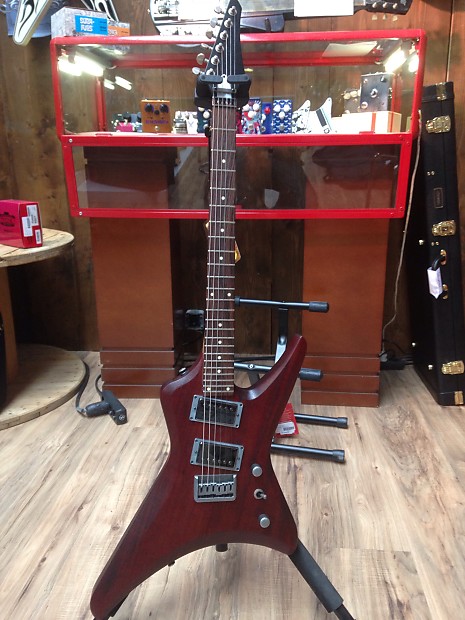 Lag explorer guitar new arrivals