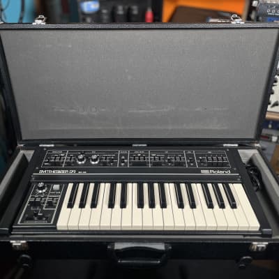 Roland SH-09 (Cased)