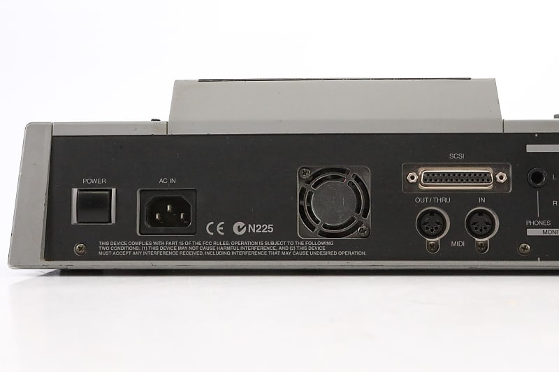 Compare Kurzweil Artis Roland RD-700NX Yamaha S90XS 