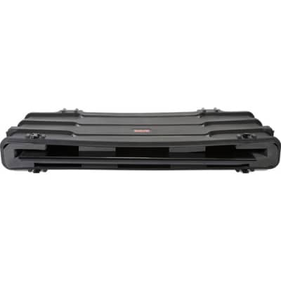 Gator Rotationally Molded Case for Transporting LCD/LED Screens Between 27" - 32" GLED2732ROTO image 4