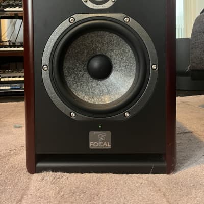 Focal Solo6 ST6 and Neumann KH120 - Gearspace