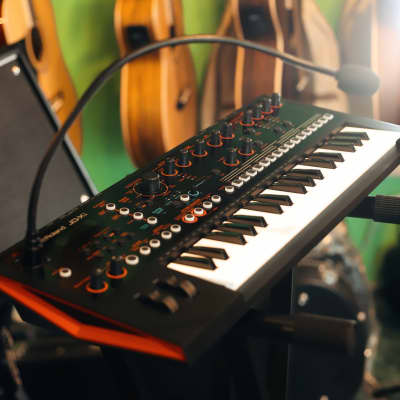 Roland JD-Xi 37-Key Analog/Digital Crossover Synthesizer