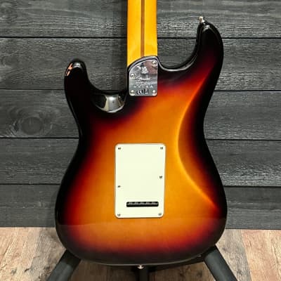 Fender American Ultra Stratocaster Rosewood Fingerboard Electric Guitar Ultraburst image 4