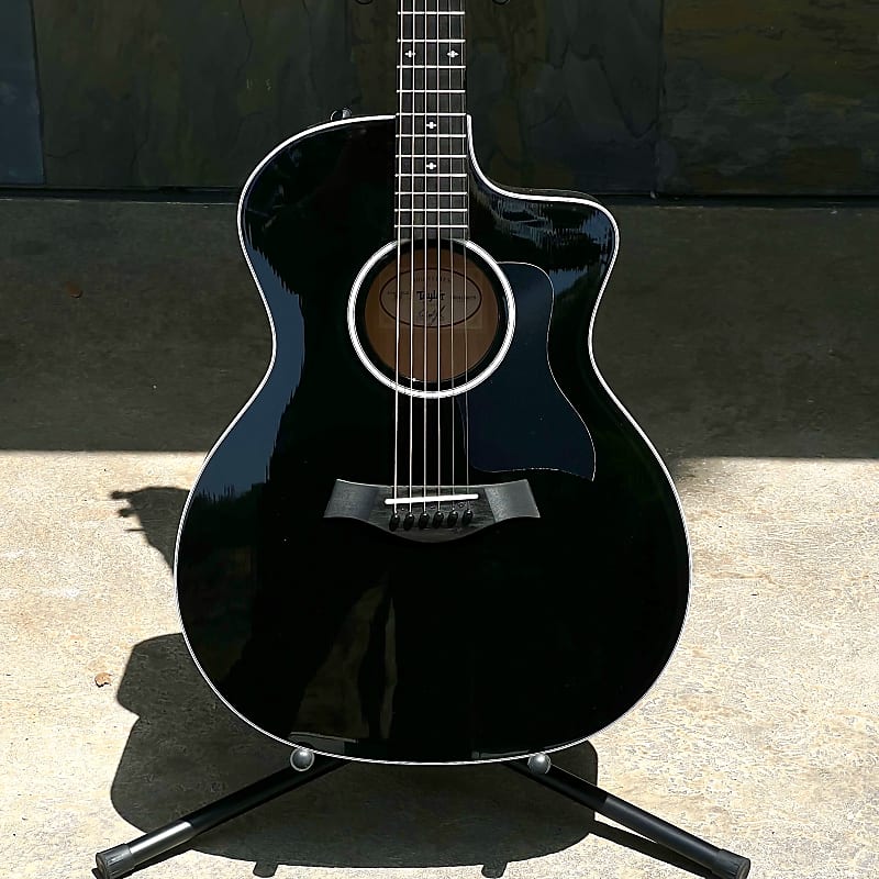 Taylor 214ce Black Deluxe Reverb