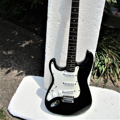 Fender "Left hand" Squier  Stratocaster, 1997, Korea, Black, Gig Bag image 1