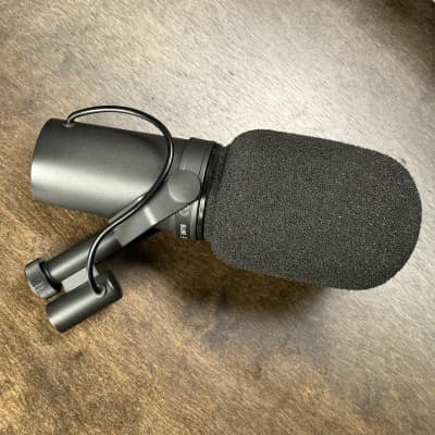 Shure SM7B Cardioid Dynamic Microphone 2001 - Present - Black