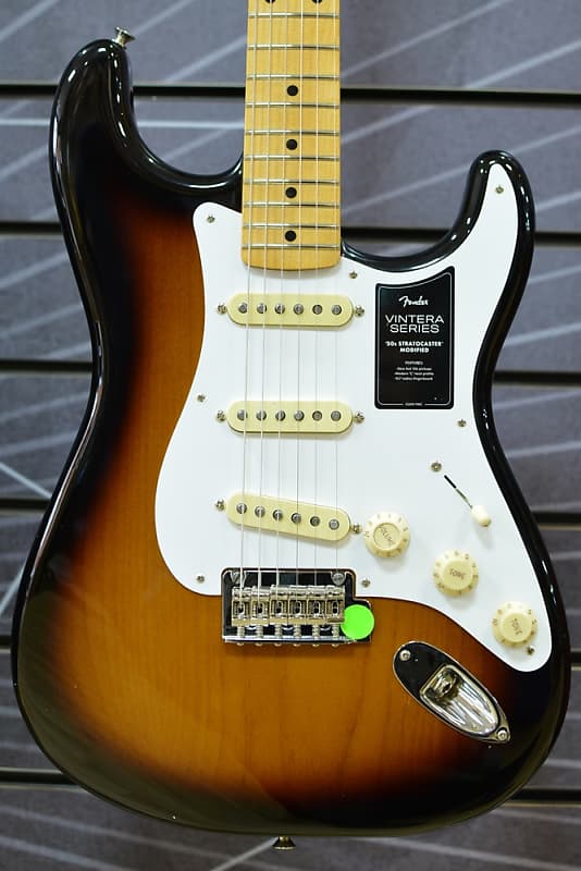 Fender Vintera '50s Stratocaster Modified 2-Colour Sunburst Electric Guitar &Deluxe Gig Bag B Stock image 1
