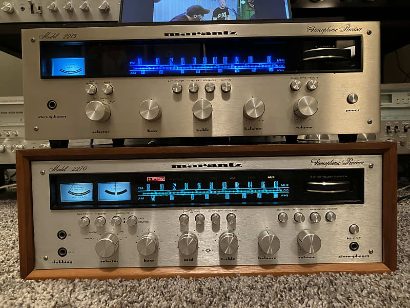 Marantz Model 2270 70-Watt Stereo Solid-State Receiver 1971 - 1975 - Silver with Wood Case  			