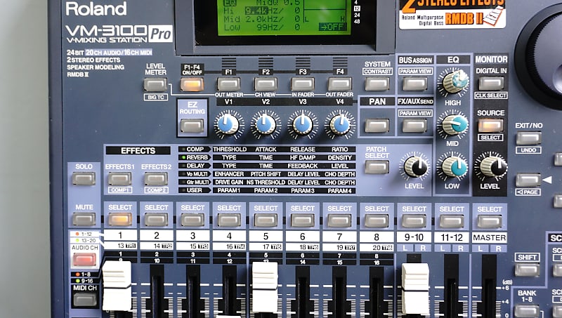 【美品】Roland VM-3100 V-MIXING STATION Roland VM-3100 Pro V-Mixing Station 24 Bit Digital Mixer