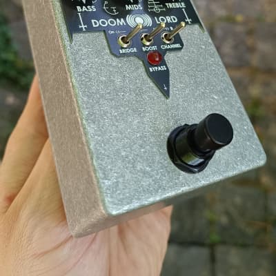 DIY DoomLord guitar pedal with Boost (inspired by Sunn model T Pre-Amp) 2025 - Alu / Black / White image 4