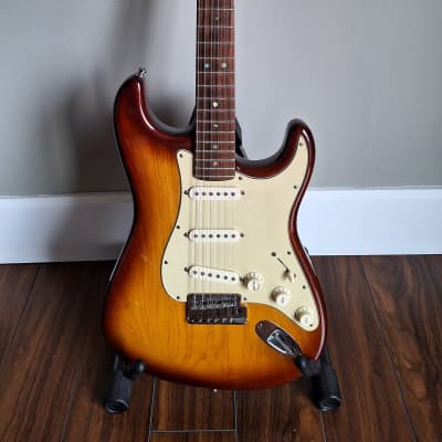 Fender American Deluxe Stratocaster Ash with Rosewood Fretboard 2004 - 2010 - Tobacco Sunburst for sale