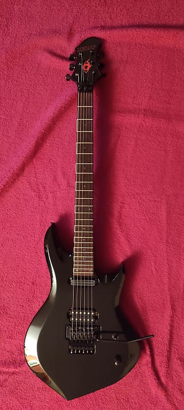 エレキギター Edwards Pierrot Aiji? ケース付 エレキギター Edwards Pierrot Aiji? ケース付