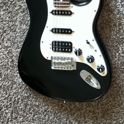 2007 Fender Highway One HSS Stratocaster  with Rosewood  Fretboard  Black electric guitar made in the USA for sale