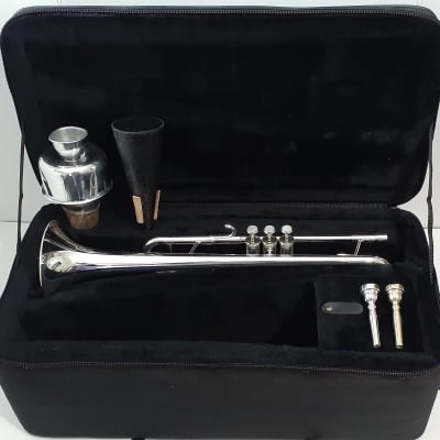 Getzen Eterna 770 Select Trumpet ,2 Mutes, 2 Mouthpieces & Case Silver image 4