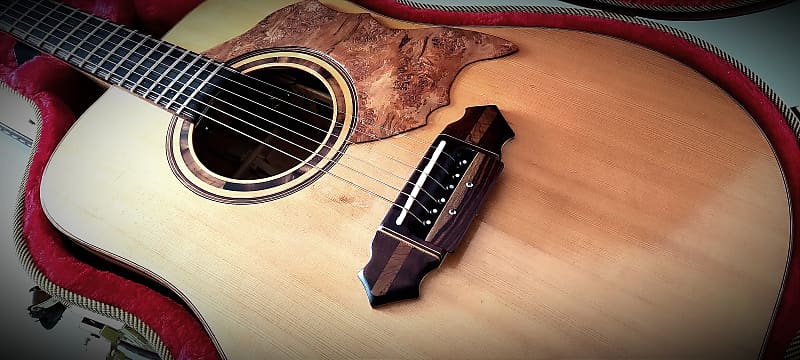 - Holy Grail - European Hand Made Acoustic Guitar Dreadghnout of Cedrus libani! Very Rare Exotic wood 1990/2000 - Natural - Martin & Taylor Similar image 1