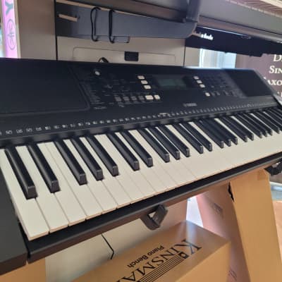 Yamaha PSR-E373 61-Key Portable Keyboard 2010s - Grey