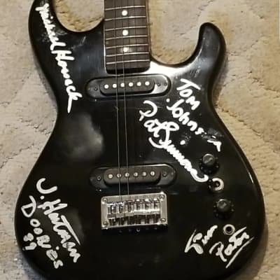 Ibanez K7 guitar officially autographed by all 5 original