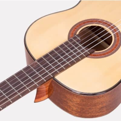 Martinez MC 118S Cedar/Mahogany Classical Guitar. image 4