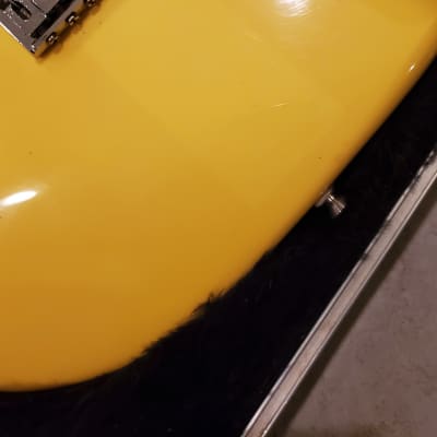 Fender  Tom Delonge signature series Stratocaster with Hardshell case 2002 Graffiti Yellow image 13