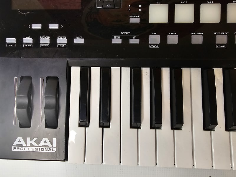 Akai Advance  Keyboard Controller