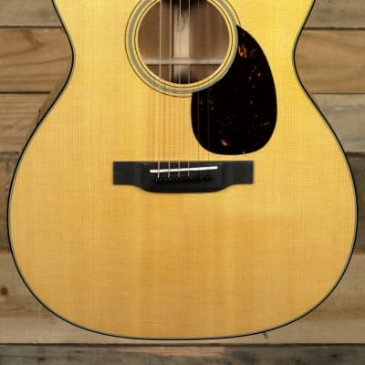 Martin Custom OM-18 Acoustic Guitar Natural w/ Case image 2