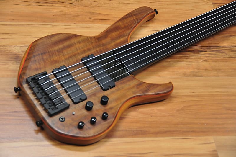 Status fretless store bass