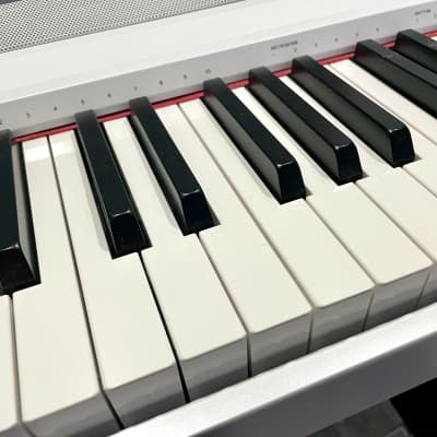 Yamaha P-105 Digital Piano 2010s White | Reverb