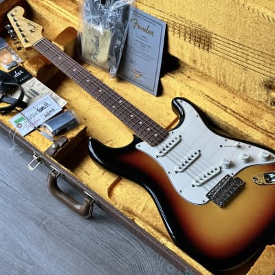 Fender Stratocaster 1963 NOS Sunburst Custom Shop Mint & Complete image 3