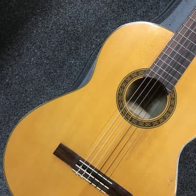 YAMAHA G-120 classical vintage guitar NIPPON GAKKI JAPAN 1960s in very good condition with original vintage case. image 8
