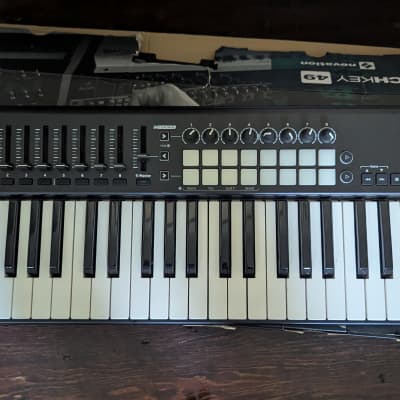 Novation Launchkey 49 MKI MIDI Keyboard Controller 2013 - 2015 - Black
