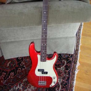FujiGen History P bass cherry red 